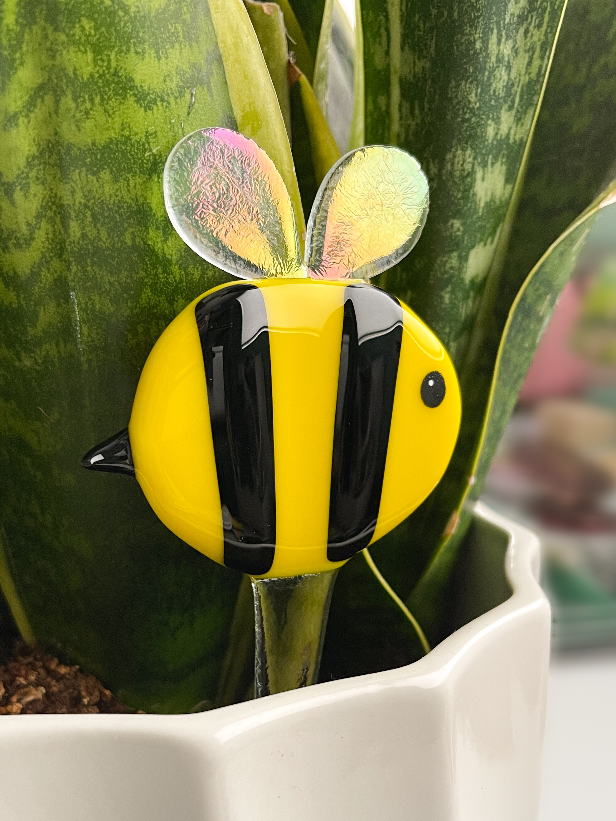 Accent Glass: Bee Plant Stake